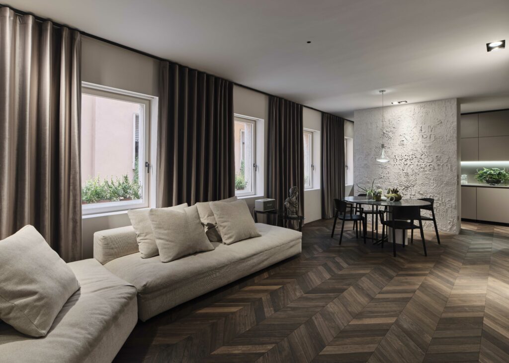 0451 0318 Fenix Treviso1136 Aperta